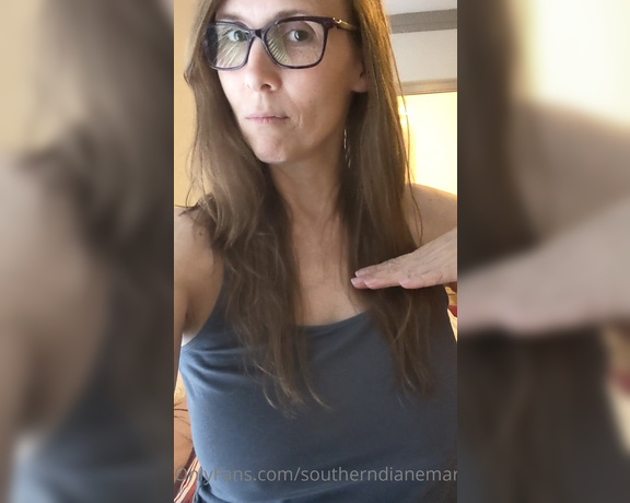 Diane Marie aka Southerndianemarie OnlyFans - What do you think Should I get a trim or go shorter with my hair