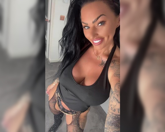 Kerry Louise aka Kerrylouise_xxx OnlyFans - Join me on my live on onlyfans tonight at 7pm babes, its free