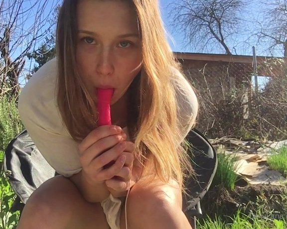 Secretlittle aka Secretlittle OnlyFans - A highly requested video!! Squirting in my yard! With some bonus pics! 13