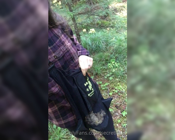 Secretlittle aka Secretlittle OnlyFans - Sexy mushroom foraging lesson! let me know if you’d like me to post more educational stuff about
