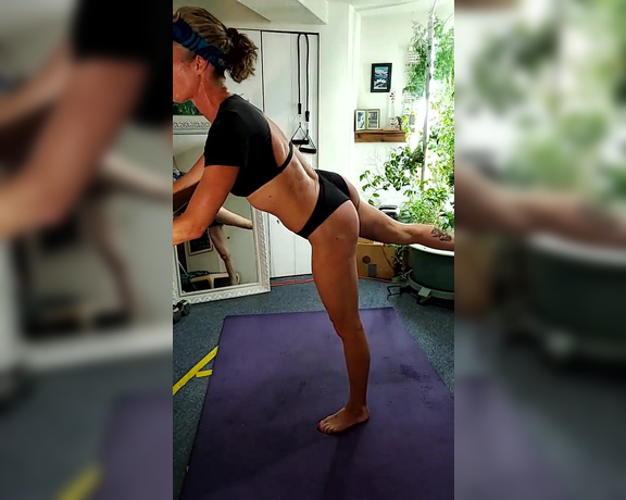 Classy Hot Babe aka Sheswitme OnlyFans - Todays workout