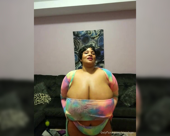 DezVixen aka Dezvixen OnlyFans - Here you are Live Number 7, I had on a 2 piece bathing suit with Modeling & Boob Flashes