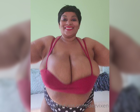 DezVixen aka Dezvixen OnlyFans - Luke Shake them Tiddys if you want the version where they pop out and shake while out DM me 2
