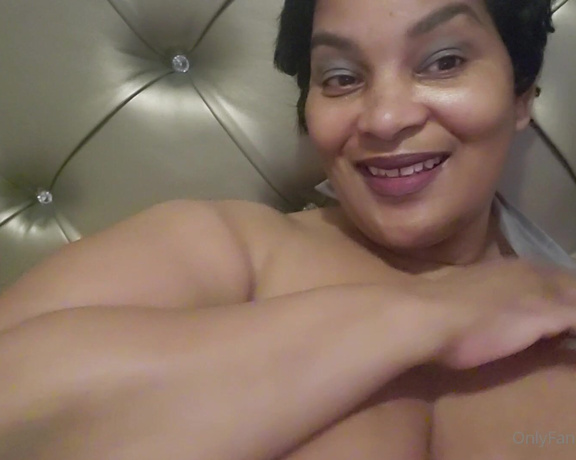 DezVixen aka Dezvixen OnlyFans - Hi guys did you miss me Im your Gift you want to unwrap me Full video in ya DMs showing extra HARD