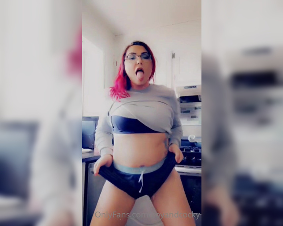 Coyandcocky OnlyFans - Start your day with some music and sick dance moves