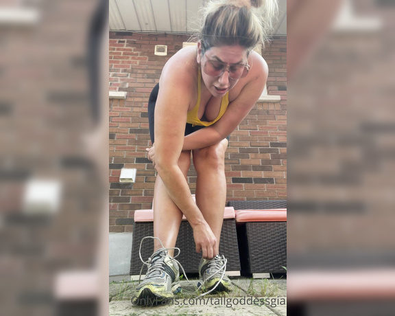 Gia De Luca -  Just what you wanted dirty #exclusiveclip #footfetish #dirtyfeet Tip if you like