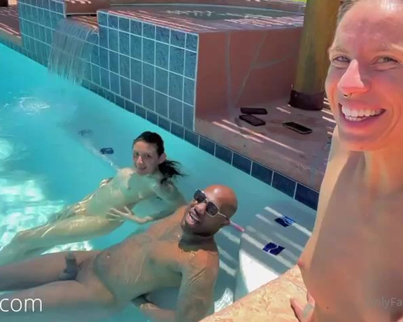 Ciren Verde aka Cirenv OnlyFans - Pool fun with @plutobanks and @boswellblack3x
