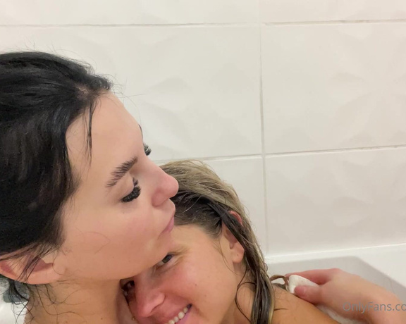 Gina Gerson aka Gina_gerson OnlyFans - Do you wanna see full video in the bath together with @kittysimonn