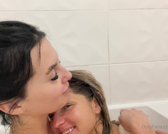 Gina Gerson aka Gina_gerson OnlyFans - Do you wanna see full video in the bath together with @kittysimonn