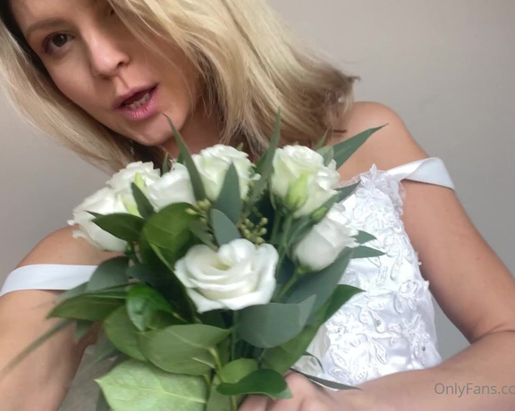 Gina Gerson aka Gina_gerson OnlyFans - Wedding shooting backstage wanna see how I play with pussy )yea I got videos masturbating in 3