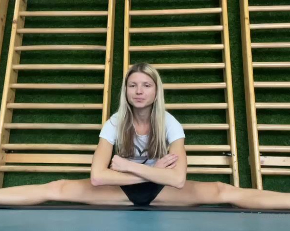 Gina Gerson aka Gina_gerson OnlyFans - Stretching Want to stretch my pussy baby