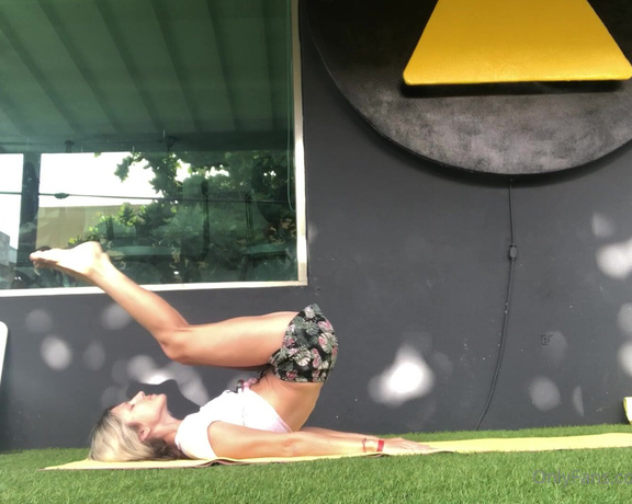 Gina Gerson aka Gina_gerson OnlyFans - What is the part of my workout session today happy and healthy I look sexy and I know and