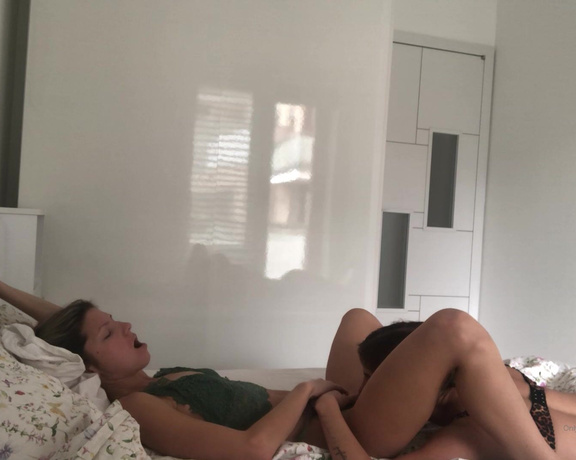 Gina Gerson aka Gina_gerson OnlyFans - Very amateur lesbians