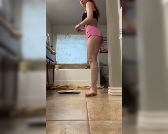 Heidi Lee Bocanegra aka Heidi_lee_bocanegra OnlyFans - 120623—Morning Body Weight Check Quick morning weight check—1054 lbs Featuring heater noise