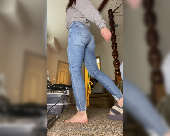 Heidi Lee Bocanegra aka Heidi_lee_bocanegra OnlyFans - 101121—New Pants At the old apartment—back from the derm and trying on my new pants I want to hon