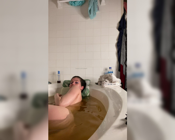 Heidi Lee Bocanegra aka Heidi_lee_bocanegra OnlyFans - 042420—Turmeric Bath—Angle 2