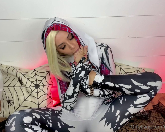 MathemaKitten aka Mathemakitten OnlyFans - (437255501) Spider Gwen Self Worship Need I say more