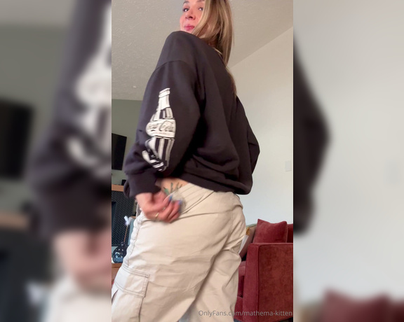 MathemaKitten aka Mathemakitten OnlyFans - (881548444 1) My hubby loves the baggy clothes trend on me… maybe it’s because he gets to be re surprised about 1