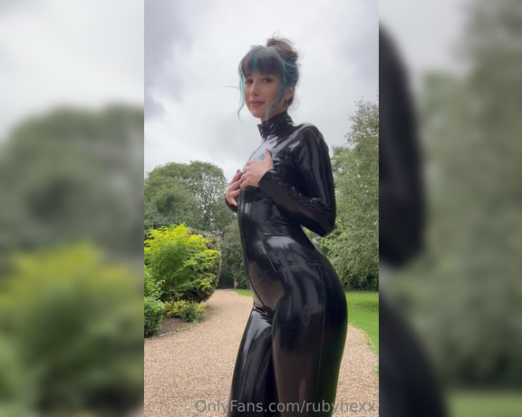 Ruby Hexx aka Rubyhexx OnlyFans - Im in the mood to be mean
