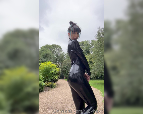 Ruby Hexx aka Rubyhexx OnlyFans - Im in the mood to be mean