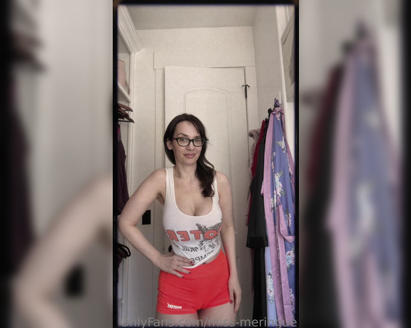 Miss Meringue aka Missmeringue OnlyFans - (593320560) Alright, someone suggested I get a Hooters outfit So I did! Here is a 2 minute preview of what I