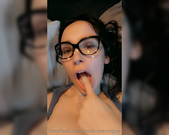 Miss Meringue aka Missmeringue OnlyFans - (516215901) Just some finger sucking There are a few fans