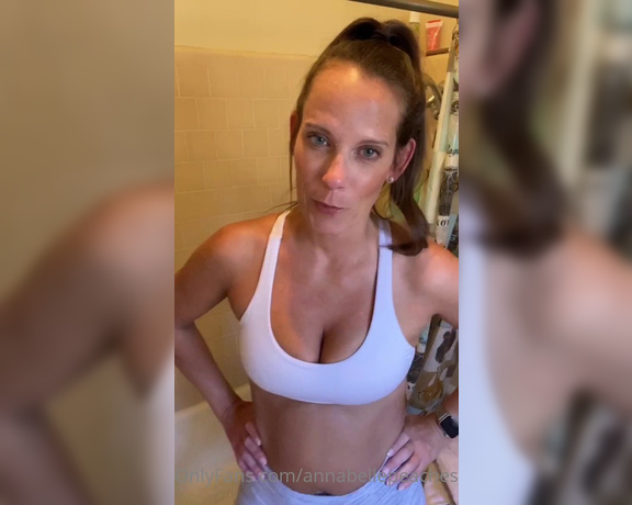 Annabelle Peaches aka Annabellepeaches OnlyFans - This is my mom look, normal me, maybe sexy idk But I’ve had many requests for videos so this is for