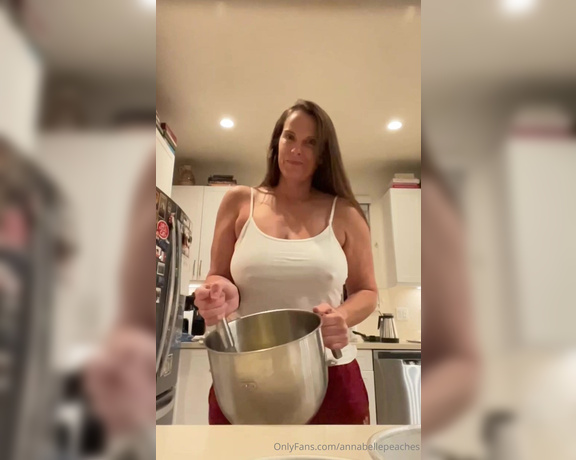 Annabelle Peaches aka Annabellepeaches OnlyFans - I like to make whipped cream by hand, so I get those stiff peaks just perfect