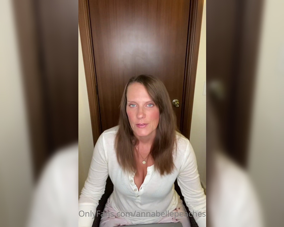 Annabelle Peaches aka Annabellepeaches OnlyFans - Yo mean moms (or dads), this one’s for you!! Yes, I made a video for you Check it out! It’s super