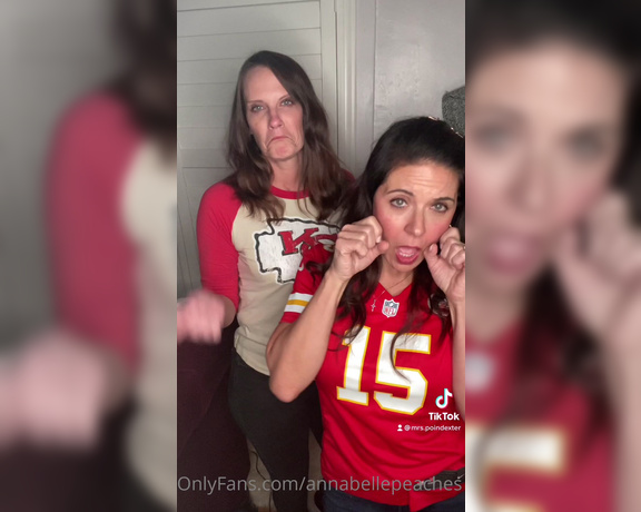 Annabelle Peaches aka Annabellepeaches OnlyFans - Silly ass TikTok from me and @mrspoindexter after much champagne and a boring ass football game