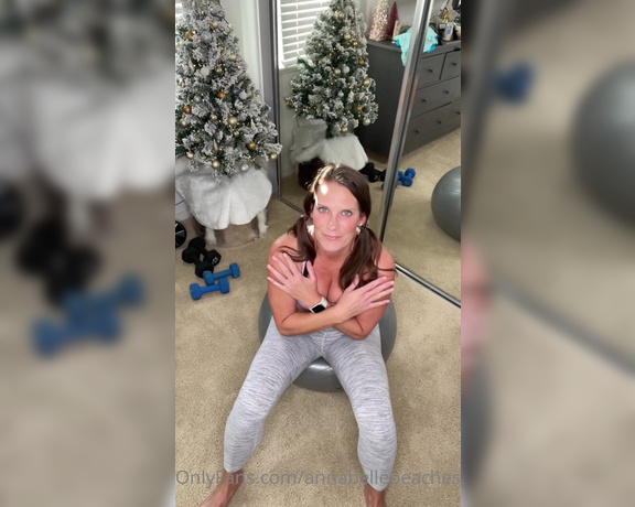 Annabelle Peaches aka Annabellepeaches OnlyFans - Lazy mom workout what can I say, I like bouncing on balls