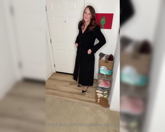 Annabelle Peaches aka Annabellepeaches OnlyFans - Mama came to PLAY today sit down and pull out your cock while I tell you all about it…