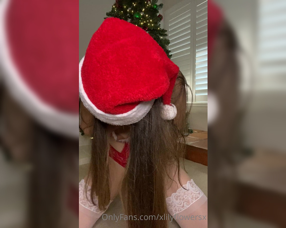 Lily Flowers aka Xlilyflowersx OnlyFans - A special Christmas gift just for you daddy