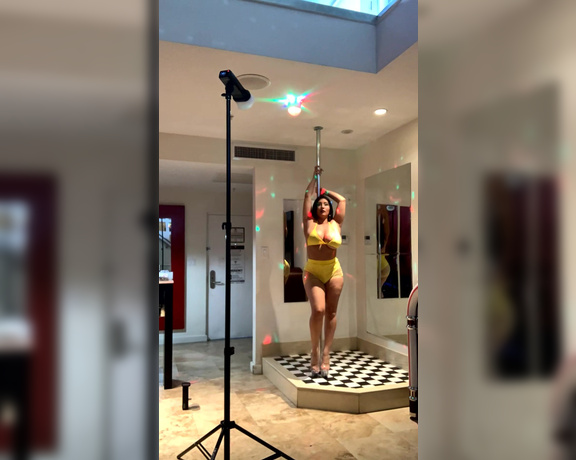 Selena Adams -  Time lapse of my stripper shoot