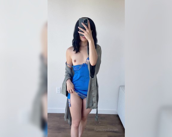 Ari aka Funsizedasian OnlyFans Video 898