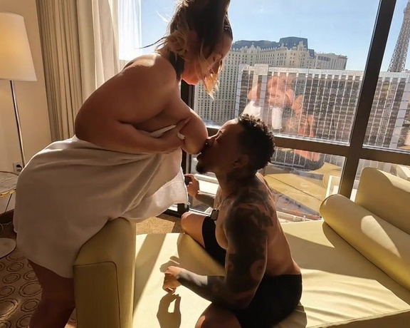 Delicious on Demand aka Deliciousondemand OnlyFans - Morning quickie Vegas Views with @eddiejaye