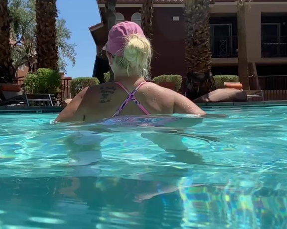 Delicious on Demand aka Deliciousondemand OnlyFans - Sexy big booty under water view