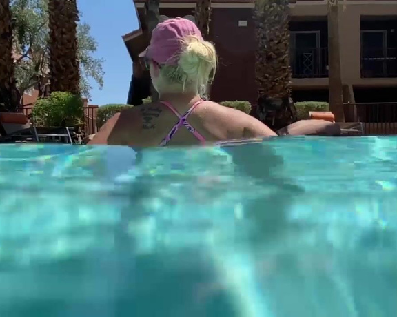 Delicious on Demand aka Deliciousondemand OnlyFans - Sexy big booty under water view