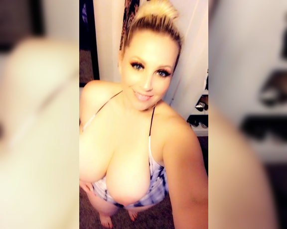 Delicious on Demand aka Deliciousondemand OnlyFans - Sexy big boobs and ass in that dress