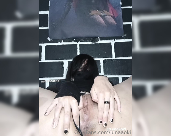 Luna Aoki aka Lunaaoki OnlyFans - Just teasing with the tip of my fingers w need yours !!