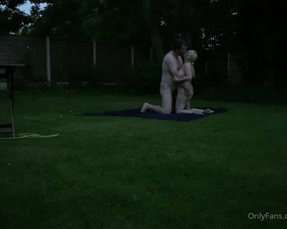 BoltOnWife aka Boltonwife OnlyFans - Fading light garden fuck