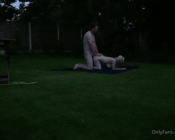 BoltOnWife aka Boltonwife OnlyFans - Fading light garden fuck