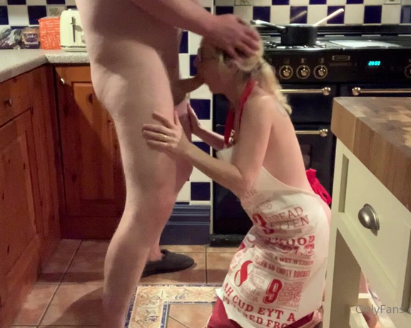 BoltOnWife aka Boltonwife OnlyFans - When ur just trying to make dinner