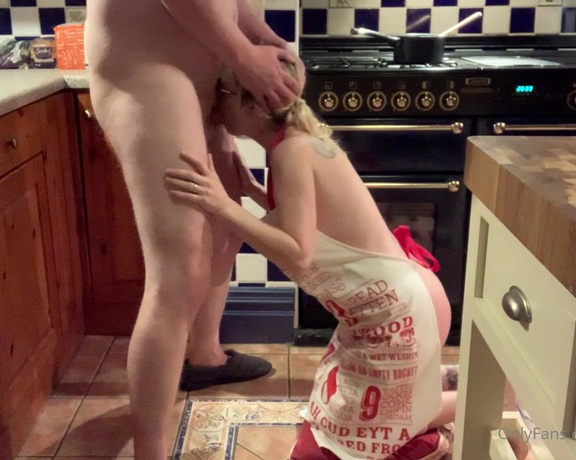 BoltOnWife aka Boltonwife OnlyFans - When ur just trying to make dinner