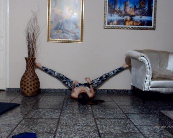 Andreza Prats aka Misssweetteen OnlyFans - My stretching