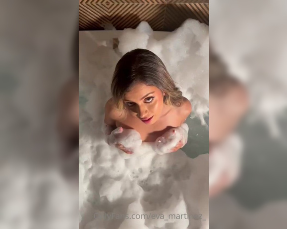 Eva Martinez aka Eva_martinez_ OnlyFans - Happy Sunday! would you like to play in the bathtub with