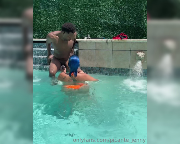 Picante Jenny aka Picante_jenny OnlyFans - I get an A for effort for sucking his dick under water in the pool