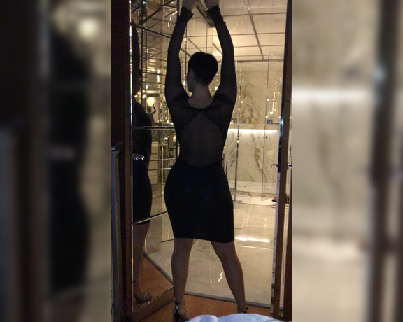 Zahra Elise aka Zahraelise_ OnlyFans - I love dancing as I’m getting ready