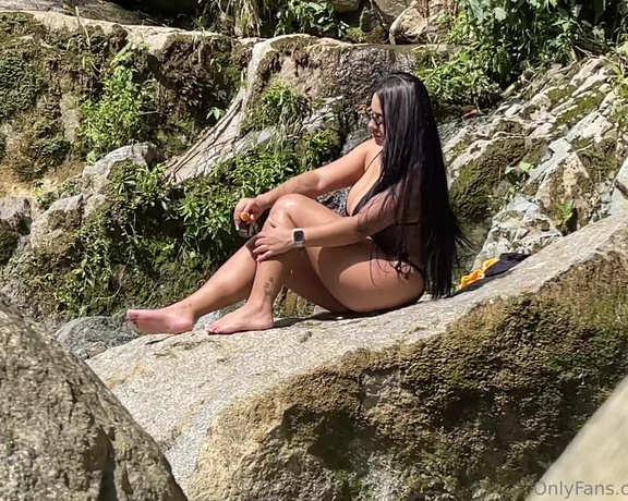 Carolay Garcia aka Carolay_gr OnlyFans - Descubr a un hombre espiandome mientras tomo el sol y me acaricio