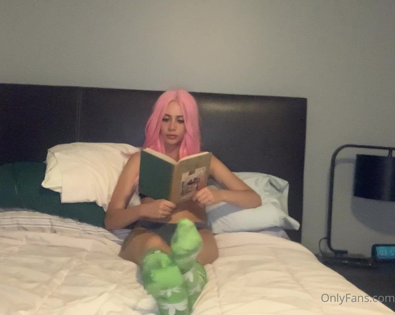 Sadistic Queen -  Ignoring you  {HD} You love to watch me read and you caught me just at the right time. I